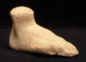 Terracotta foot (T.192)